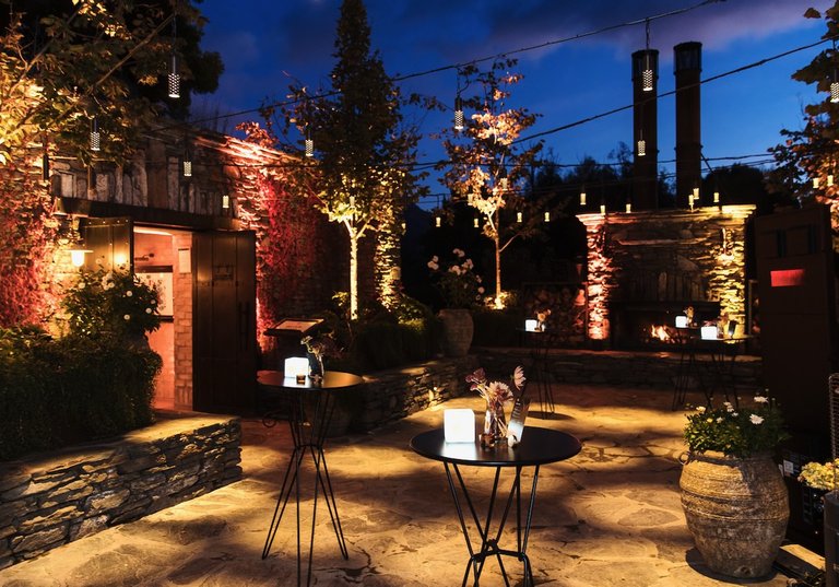 TomTom Productions AV Queenstown Ayrburn Barrel Room Projection mapping gala - 3