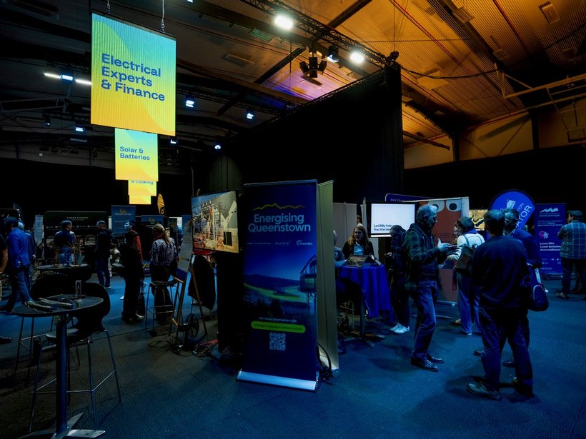 TomTom Productions AV Queenstown Electrify Conference LED screen design lighting - 1