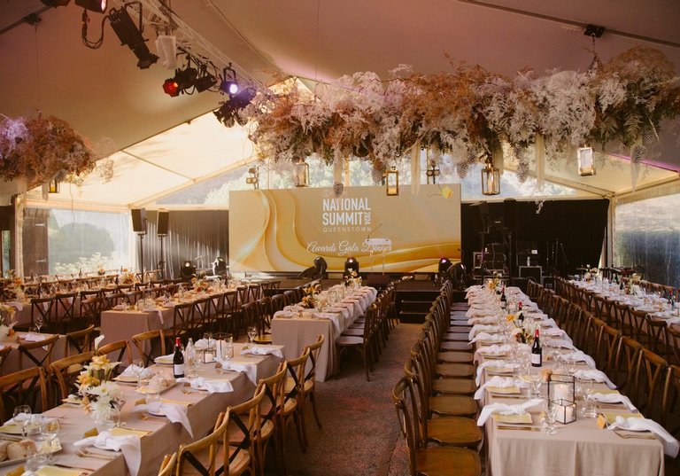 TomTom Queenstown AV Productions events. Gala Winehouse LED screen