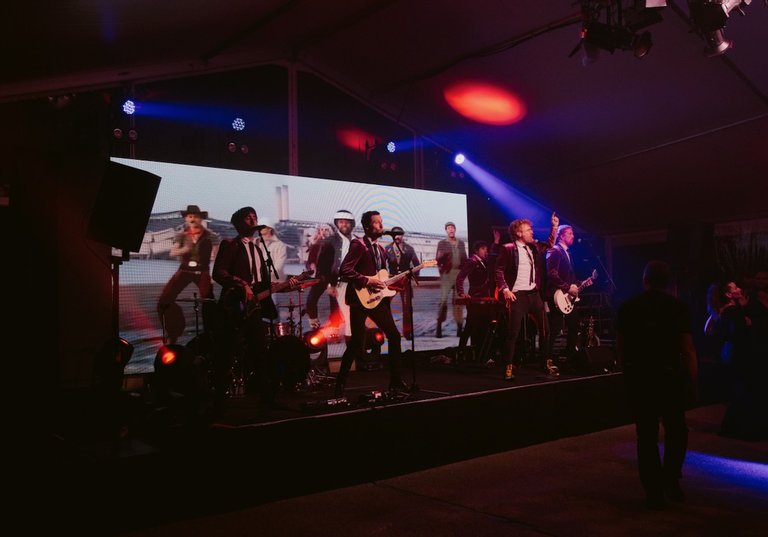 TomTom Queenstown AV Productions events. Gala Winehouse LED screen